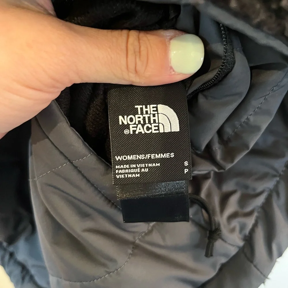 The North Face Reversible Vest - Picture 5 of 9